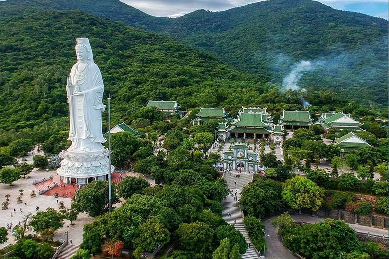 linh ung pagoda da nang viet nam 